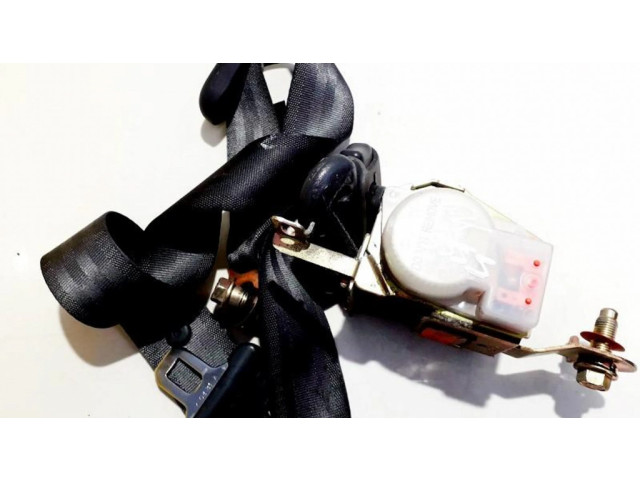 Задний ремень безопасности