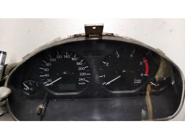 Панель приборов MR308409 Mitsubishi Carisma