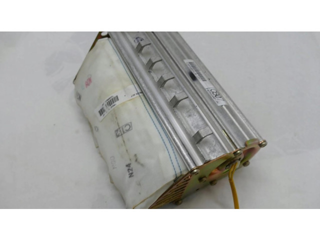 Подушка безопасности пассажира Mazda Premacy