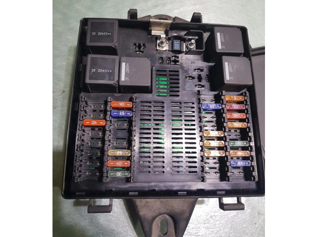 Блок предохранителей AW93-14A073-BC, 518987029 Jaguar XJ X351
