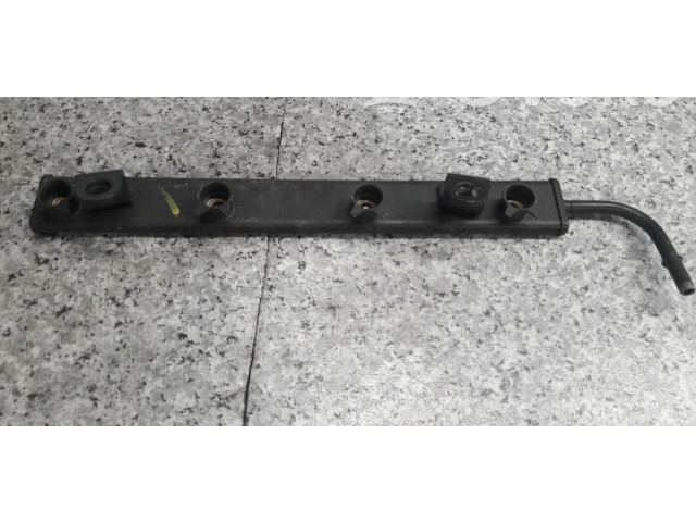 Топливная рампа Mitsubishi Colt