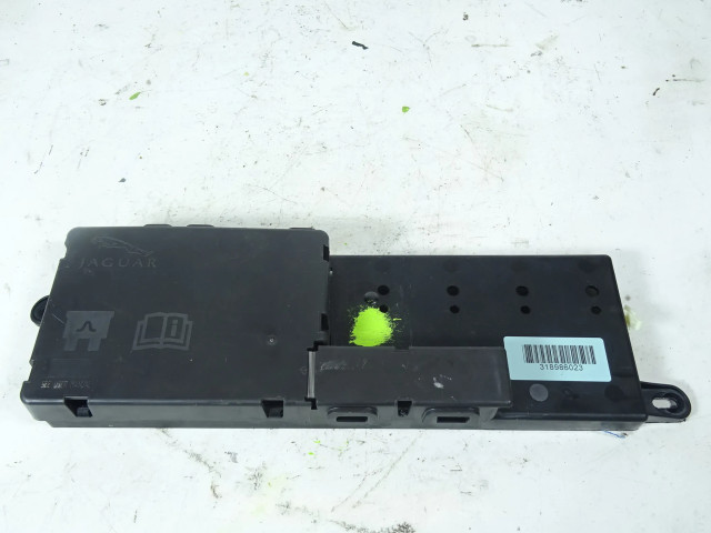Блок предохранителей 318986023 Jaguar XJ X351