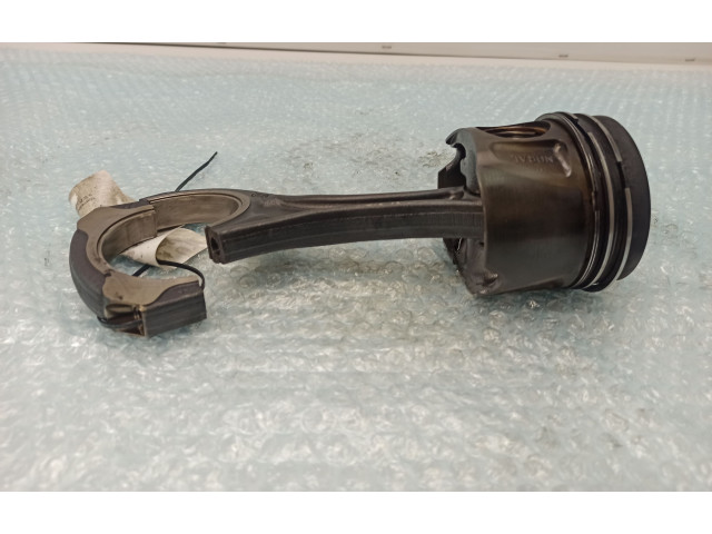  Поршень с шатуном  8370B  Mercedes-Benz R W251 для дизельного двигателя 3.0