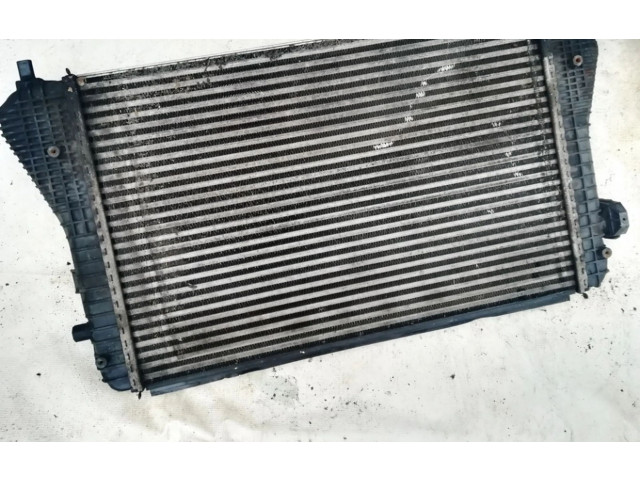 Интеркулер 1k0145803a, 1K0145803A Volkswagen Touran I