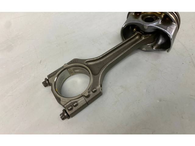 Píst 02606LJ1, 4202606LJ1 Audi A3 S3 8V DNUE