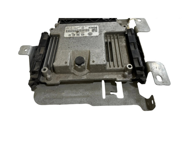 Řídící jednotka 03G906021AQ, 1039S12049 Volkswagen Caddy 2006