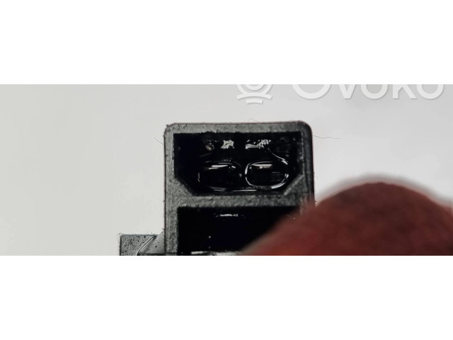 Форсунка 038130073AG    Skoda Octavia Mk2 (1Z)  BXE 