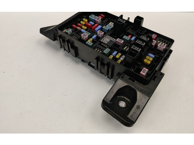 Pojistková skříňka 68312656AC Ram 1500 2020