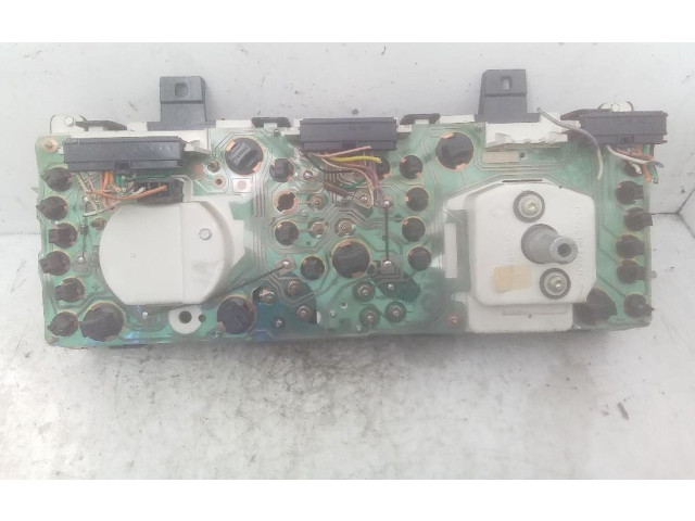 Панель приборов Renault Clio I