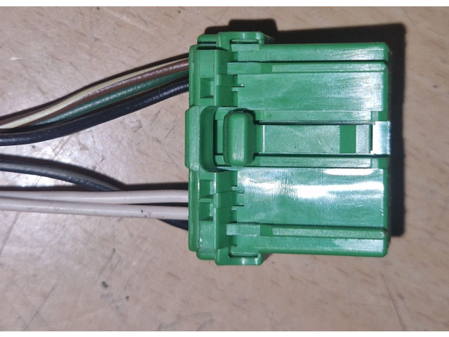 Зеркало электрическое Volvo V70 2005 - 2008 года