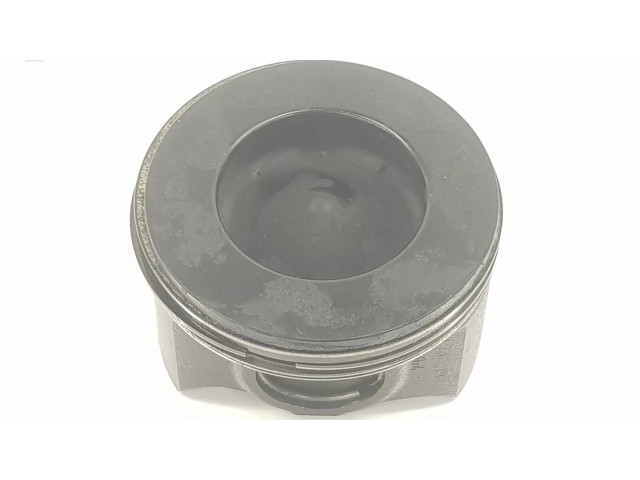 Píst 11258519401, 1212CD BMW 2 Active Tourer U06 pro naftový / Электричество motor