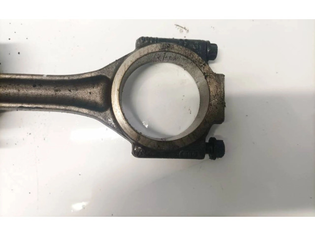 Píst Volkswagen PASSAT B5.5