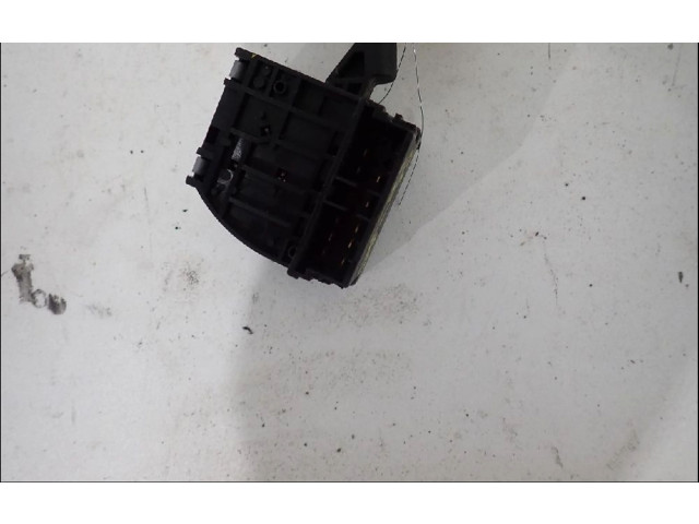 Ручка стеклоочистителей 7700838984   Renault Clio I