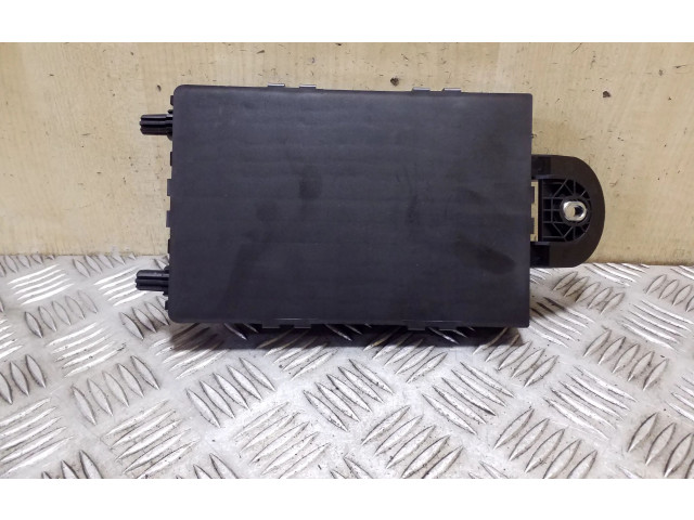 Блок предохранителей 31682732   Volvo XC90    