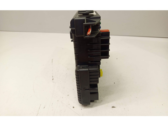 Блок предохранителей 30728512, 28017881   Volvo XC90    