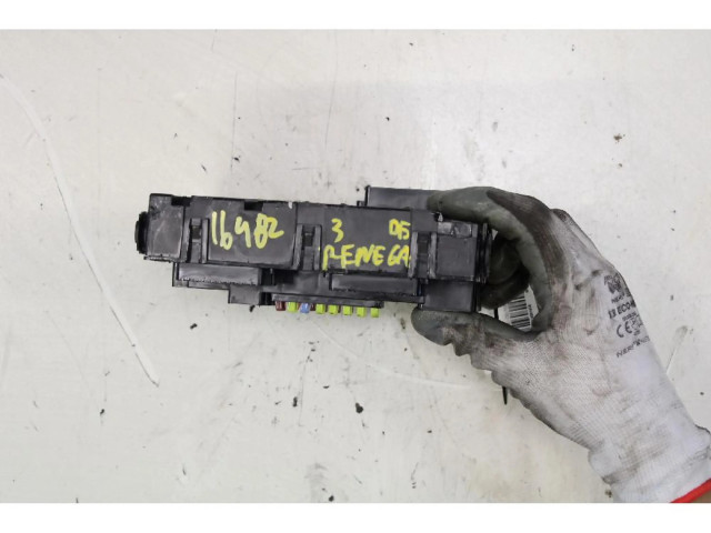 Блок предохранителей    Jeep Renegade    