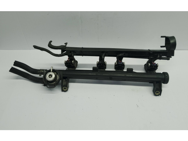 Vstřikovací lišta 037133317N   Volkswagen New Beetle     