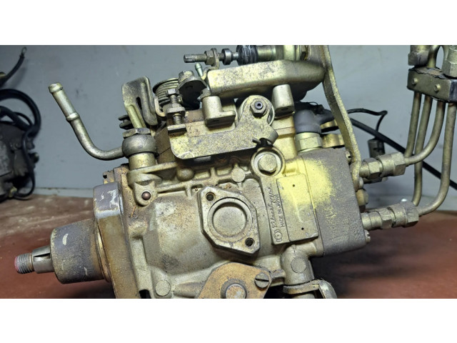 Vstřikovací čerpadlo 1046492190 Nissan Bluebird pro benzínový motor 1.6