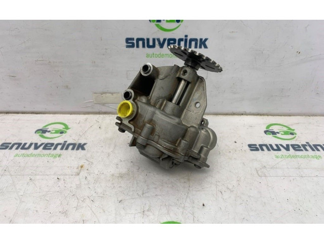 Масляный насос  R9M-A402 150001650R, 150109067R  Renault Trafic III (X82) 