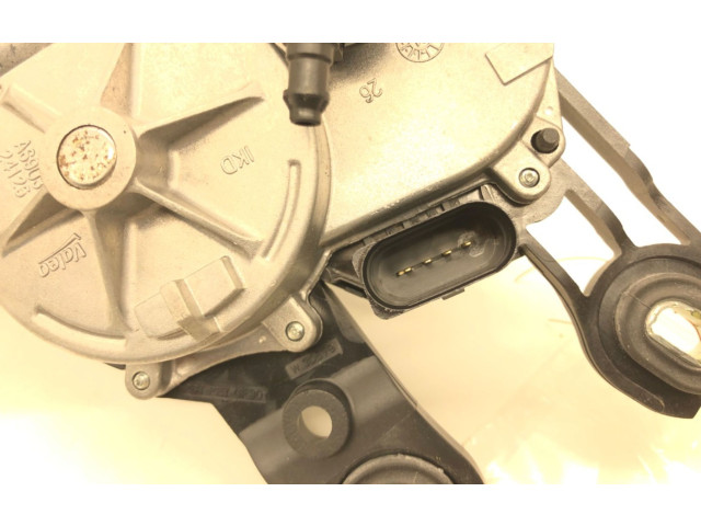 Моторчик заднего дворника 8V0955711C    Volkswagen Caddy