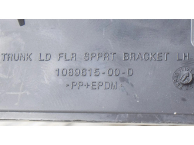 Другая деталь салона