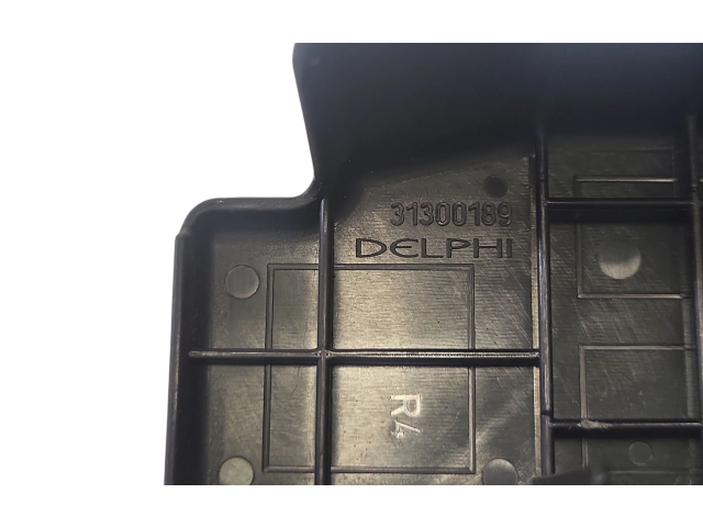 Блок предохранителей 31300188, 31300189 Volvo S60