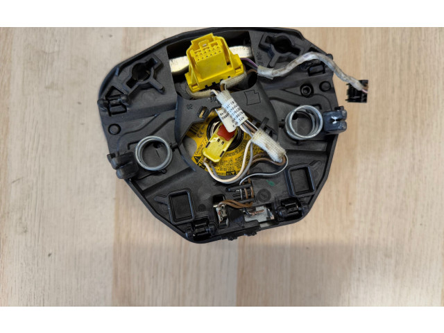 Подушка безопасности водителя 5E0880201A Skoda Octavia Mk3 (5E)