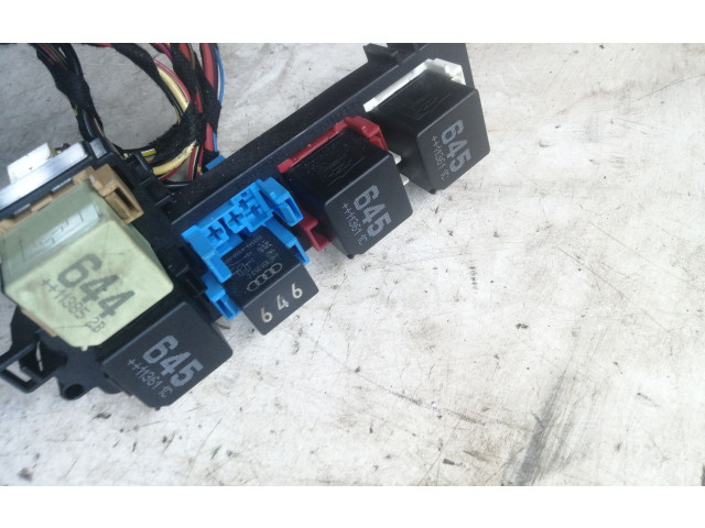 Pojistková skříňka 1K0937125C, 1K0937629A Volkswagen Golf VI 2010