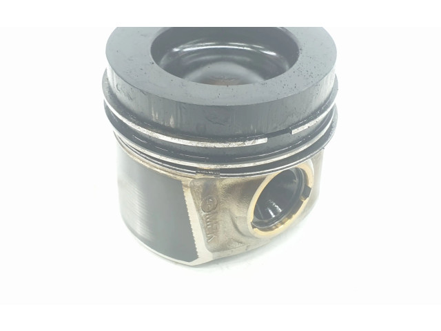  Поршень с шатуном CRLB 04L107065A, 04L107065A  Skoda Superb B8 (3V)  