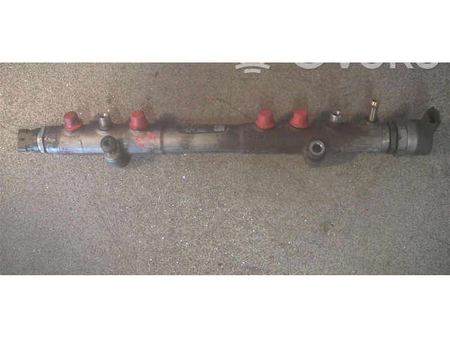 Топливная рампа    Volvo V70   для двигателя D5244T4