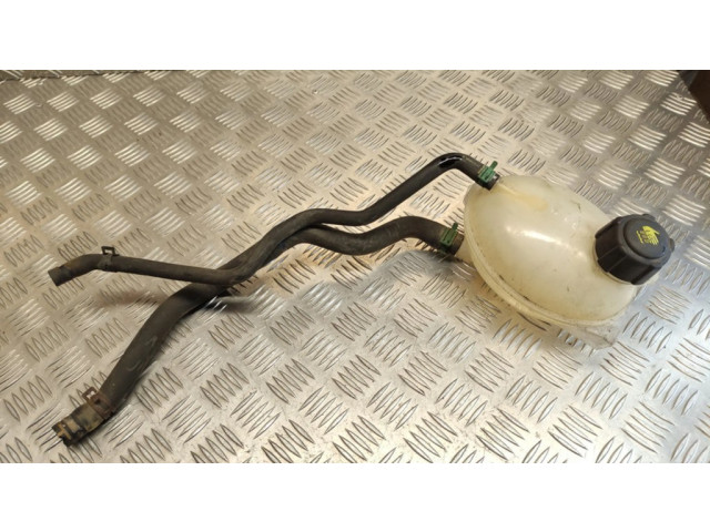 Расширительный бачок охлаждающей жидкости