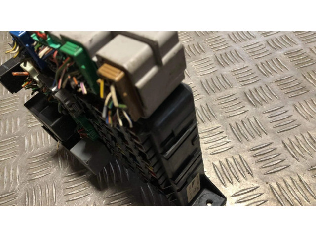 Блок предохранителей 2L1830949, 1S7T14A073AF Ford Mondeo Mk III