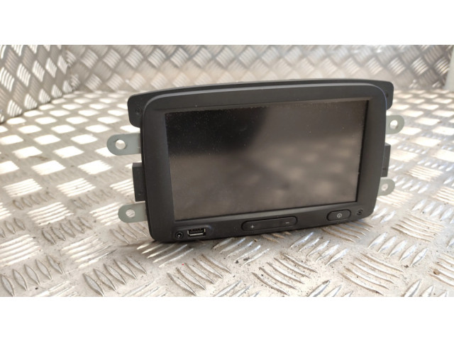 Радио/ проигрыватель CD/DVD / навигация