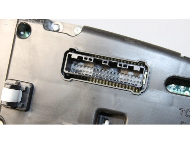 Přístrojová deska Toyota Verso 2010 838000F070