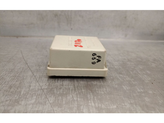 Блок предохранителей 88018SA000   Subaru Forester SG    