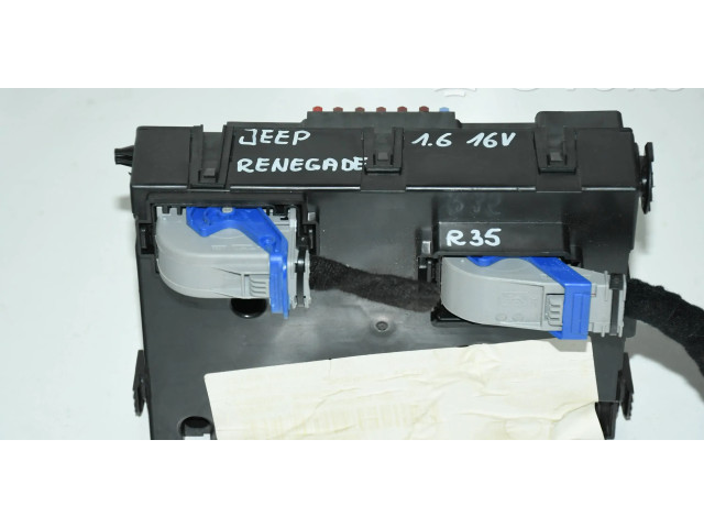 Блок предохранителей 00520780630 Jeep Renegade