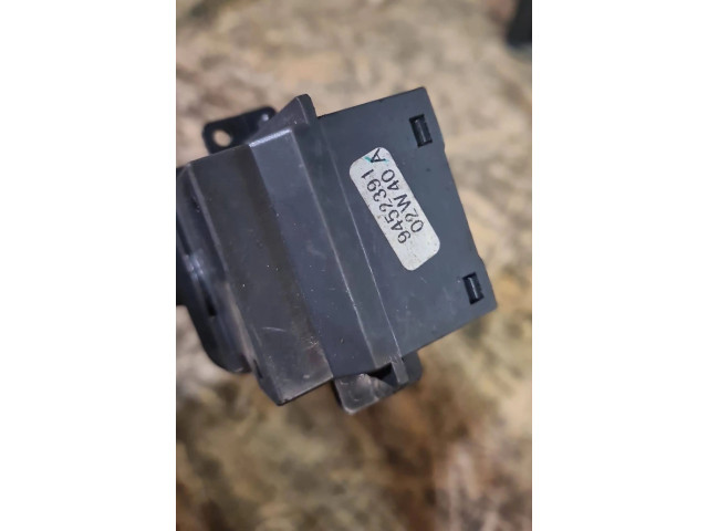 Ручка стеклоочистителей 9452391   Volvo V70