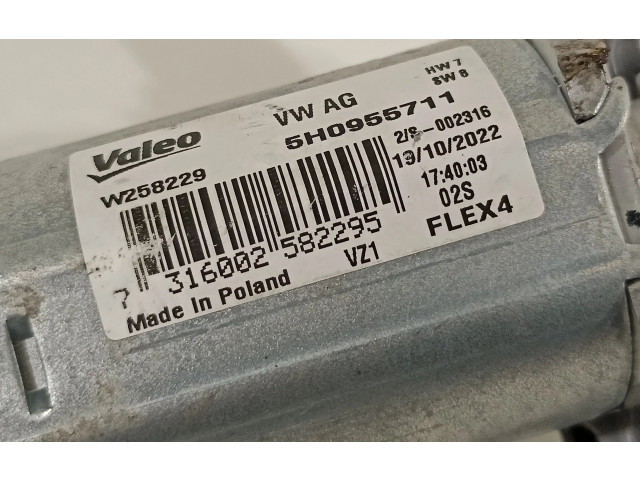 Pojistková skříňka Двигатель стеклоочистителя заднего стекла 5G0955711 Skoda Octavia Mk4 2022