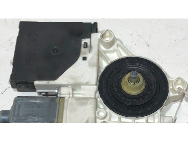 Передний двигатель механизма для подъема окон