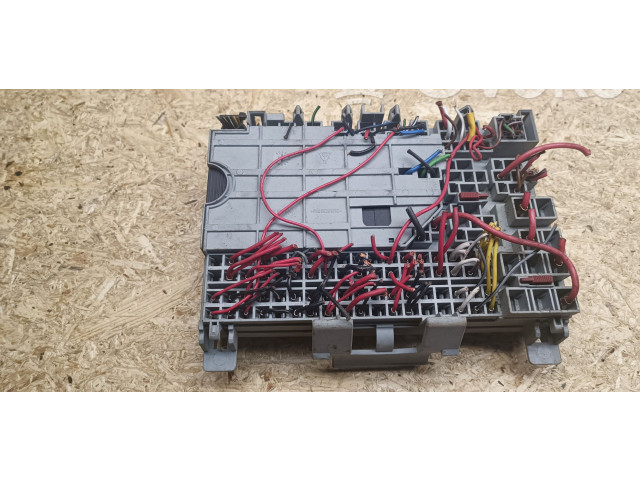 Pojistková skříňka 90504534 Opel Vectra B 1999