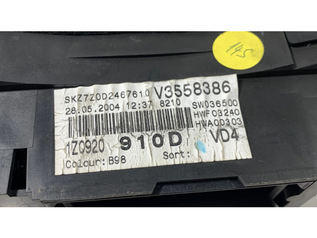 Панель приборов 1Z0920910D   Skoda Octavia Mk2 (1Z)       