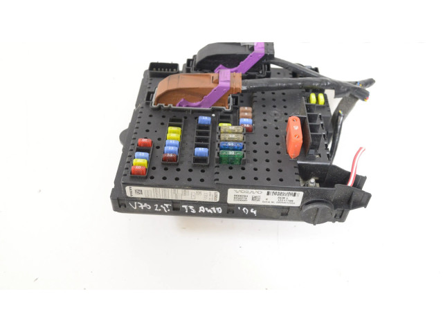 Блок предохранителей  8688264, 12217789   Volvo V70    