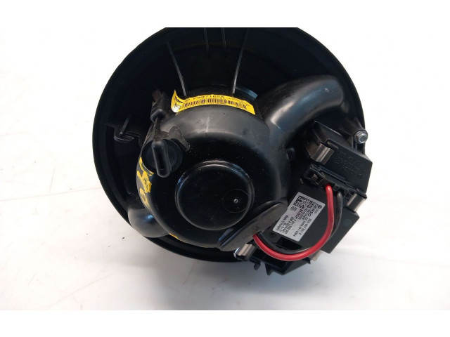 Вентилятор печки 1K1820015G Skoda Octavia Mk2 (1Z)