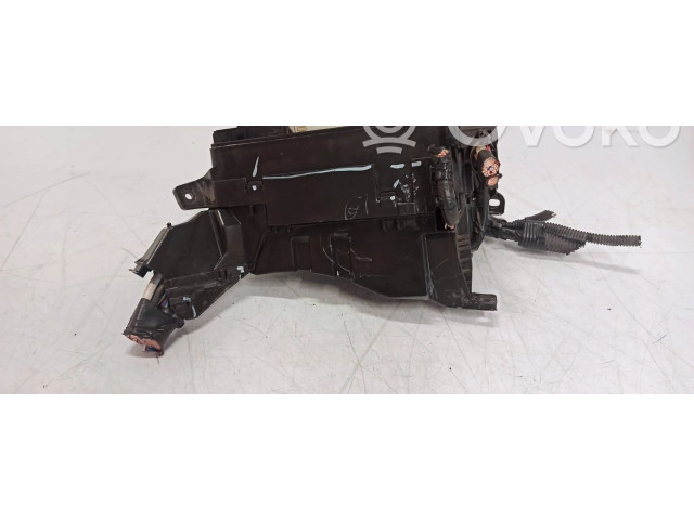 Pojistková skříňka 7379R0A2 Toyota Avensis T270 2012