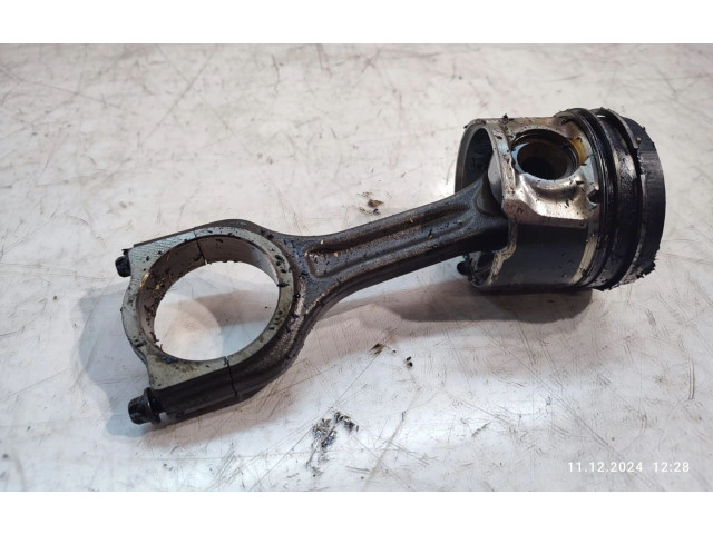  Поршень с шатуном DV6C   Peugeot 5008  