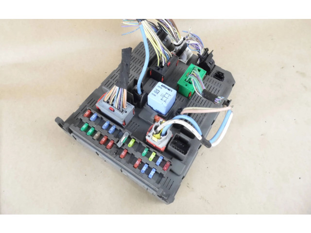 Блок предохранителей 1400310480 Citroen C8