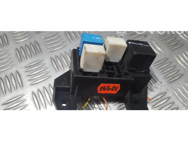 Блок предохранителей 913403E060 KIA Sorento