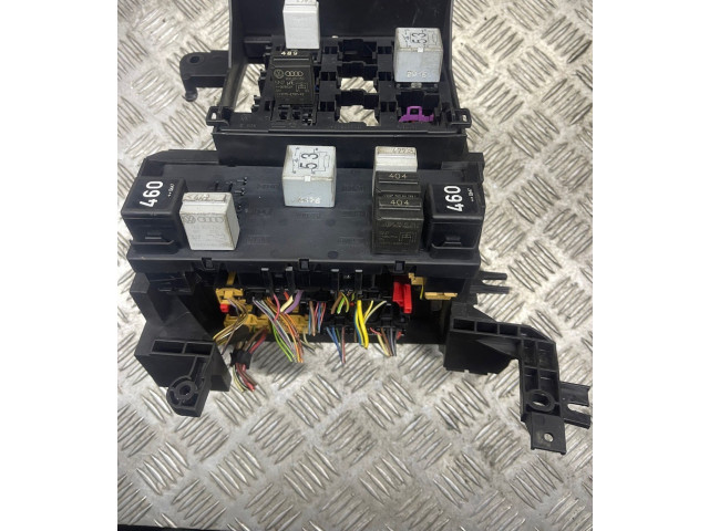 Блок предохранителей  1T1959503C, 1K0937049AD   Volkswagen Caddy    