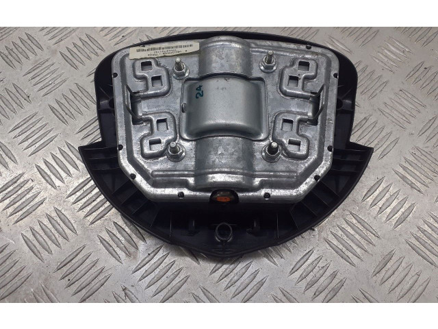 Подушка безопасности водителя 8200057780   Renault Clio III