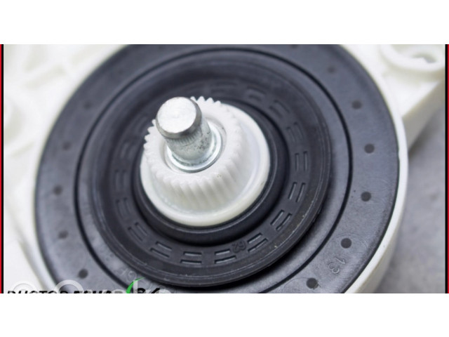 Передний двигатель механизма для подъема окон